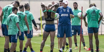 Volante chega ao Flamengo como reforço para 2021 e estará na estreia do Campeonato Carioca