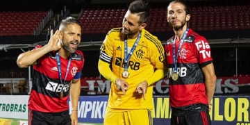 Diego Ribas faz aniversário em meio ao auge da carreira e é homenageado por craques do Flamengo