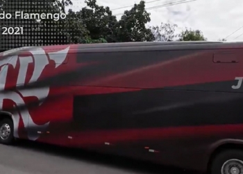 Flamengo divulga vídeo com o novo ônibus da delegação para 2021 e deixa torcedores babando com tanta beleza
