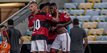 Garoto da base faz golaço pelo Flamengo no Carioca e é exaltado por dirigente do clube