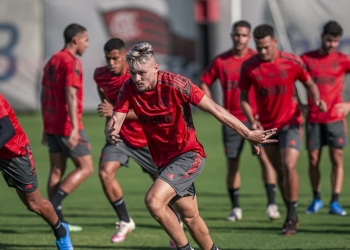 Titular do Flamengo fica de fora da sequência do Campeonato Carioca por conta de fratura