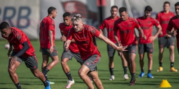 Titular do Flamengo fica de fora da sequência do Campeonato Carioca por conta de fratura