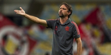 Maurício de Souza atribui erros do Flamengo a nervosismo dos garotos com a estreia: ‘Mas acho que eles foram guerreiros’