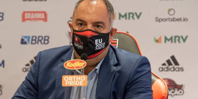 Oficial! Flamengo admite que precisa vender titular absoluto para fechar as contas