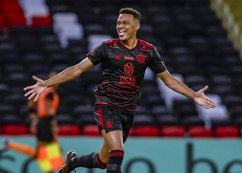 Macaé 0 x 2 Flamengo: assista aos melhores momentos da noite de gala dos garotos do Ninho, com destaque para Rodrigo Muniz