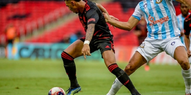 Jogador do Macaé ironiza Garotos do Ninho após vitória do Flamengo: ‘Falam que é garotada, mas todos jogaram o Brasileiro’