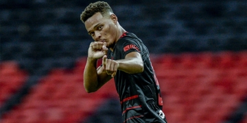Após atuações de gala, diretoria do Flamengo se reúne para decidir o futuro do jovem Rodrigo Muniz