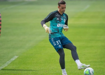 Jogador do Flamengo passa por delicada cirurgia e ficará longos meses afastado dos gramados