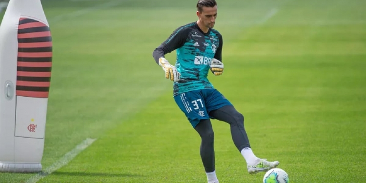 Jogador do Flamengo passa por delicada cirurgia e ficará longos meses afastado dos gramados