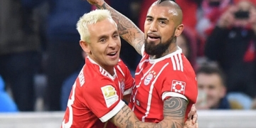 Arturo Vidal gostaria de jogar no Flamengo e teria Rafinha como intermediador do negócio