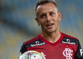 Contratação de Rafinha não é unanimidade na diretoria e divide opiniões; altos valores preocupam o Flamengo