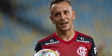 Contratação de Rafinha não é unanimidade na diretoria e divide opiniões; altos valores preocupam o Flamengo