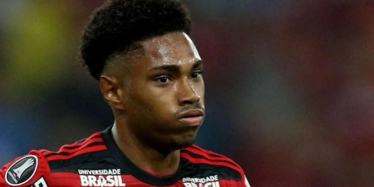 Vitinho toma importante decisão sobre o seu futuro no Flamengo e pega torcedores de surpresa