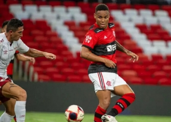 Adeus, Flamengo! Na surdina, Natan desembarca em São Paulo e já treina pelo Red Bull Bragantino