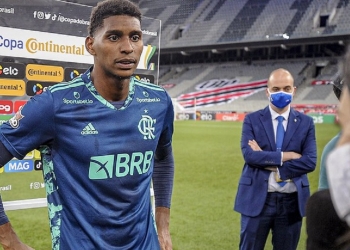 Gigante europeu manda representantes ao Flamengo para comprar o goleiro Hugo Souza; R$ 470 milhões estão sobre a mesa