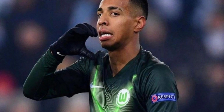 Flamengo abre negociações pelo atacante Victor Sá, cria do Palmeiras e atualmente no Wolfsburg, da Alemanha