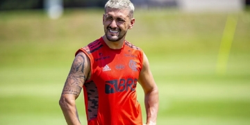 ESPN Brasil reconhece erro ao dizer que Arrascaeta negociava com time do Egito e pede desculpas