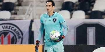 Gatito Fernández é oferecido ao Flamengo para substituir Hugo Souza, em iminente venda ao Ajax