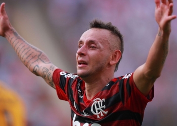 Impasse com o Flamengo não é resolvido e Rafinha abre leque de opções para seguir sua carreira
