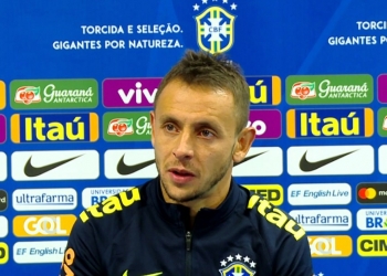 Rafinha no Grêmio? Após bomba soltada pelo GE, dirigente do Tricolor rompe o silêncio e diz a verdade