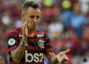 Flamengo publica nota explicando o porquê da desistência de contratar o lateral Rafinha