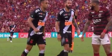 Patrocinadora do Flamengo provoca Vasco e Botafogo após queda do WhatsApp e anima os torcedores