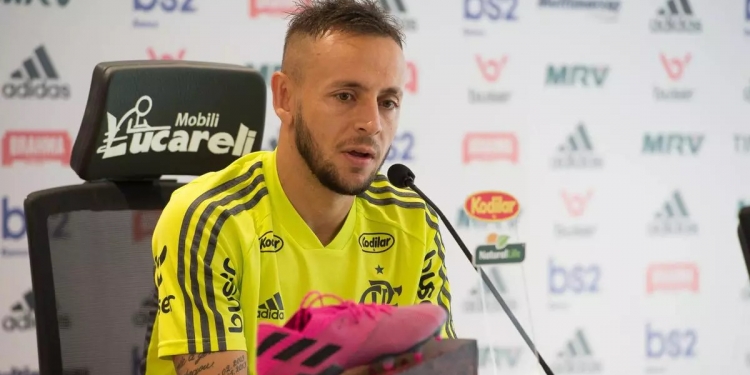 Atlético-MG se manifesta sobre contratação de Rafinha após desistência do Flamengo