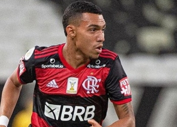 Matheuzinho vira destaque no Flamengo, lidera números do Cariocão 2021 e ganha espaço no time profissional