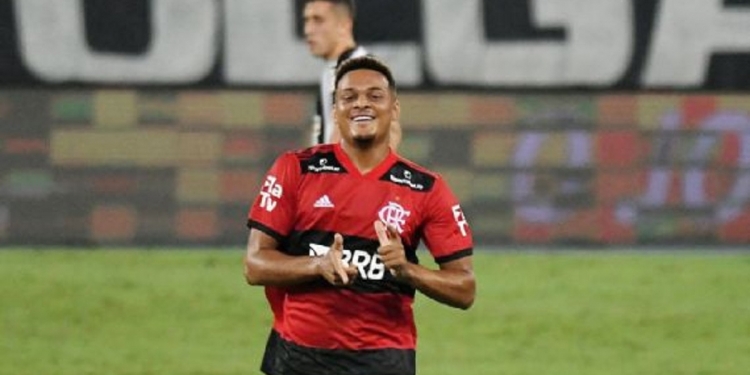 Artilheiro isolado: Rodrigo Muniz brilha mais uma vez e se torna o goleador do Campeonato Carioca
