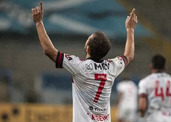 Ídolo do Vasco se derrete por Éverton Ribeiro e cobra vaga para o craque do Flamengo na Seleção Brasileira