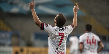 Ídolo do Vasco se derrete por Éverton Ribeiro e cobra vaga para o craque do Flamengo na Seleção Brasileira