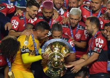 Jornal da Turquia diz que zagueiro titular do Flamengo pediu para sair; clube turco está interessado na contratação