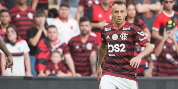 Barrado no Flamengo, saiba quanto Rafinha irá receber após ser contratado pelo Grêmio; valores são menores