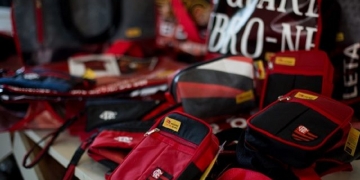 Flamengo lança nova linha rubro-negra de bolsas; modelos caem nas graças da torcida pela beleza