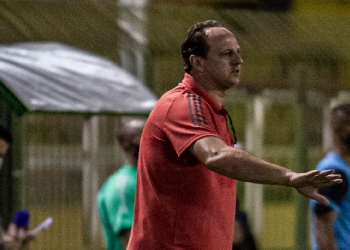 Rogério Ceni projeta decisão contra o Palmeiras pela Supercopa: ‘Se eu soubesse teria guardado os gols pro dia 11’