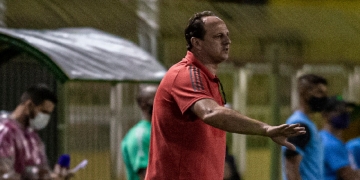 Rogério Ceni projeta decisão contra o Palmeiras pela Supercopa: ‘Se eu soubesse teria guardado os gols pro dia 11’
