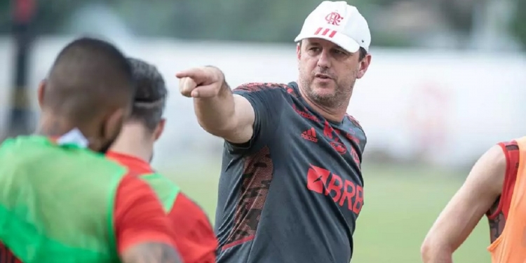 Lateral é dispensado por Rogério Ceni e Flamengo o libera para procurar outro time para jogar