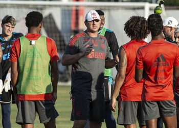 Ele voltou! Flamengo divulga lista de relacionados para pegar o Madureira com importante reforço para Rogério Ceni