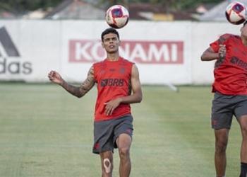 Meio-campista deve ser emprestado pelo Flamengo por falta de espaço no time; concorrência no setor é grande