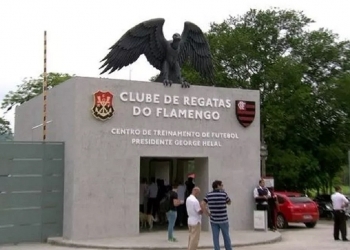 R$ 468 milhões em jogo: Flamengo se movimenta e fecha acordo com zagueiro como reforço até 2023