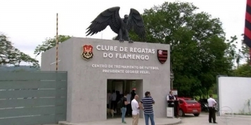 R$ 468 milhões em jogo: Flamengo se movimenta e fecha acordo com zagueiro como reforço até 2023