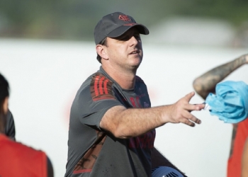 Com dois jogos em 48 horas, Rogério Ceni decide se enfrentará o Vasco com titulares ou reservas