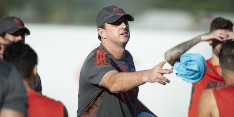 Com dois jogos em 48 horas, Rogério Ceni decide se enfrentará o Vasco com titulares ou reservas