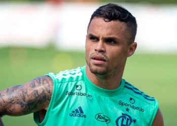 Clube da Série A do Brasileirão tenta tirar Michael do Flamengo