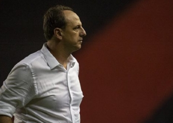 Ídolo do Flamengo critica Rogério Ceni após derrota do Flamengo para o Vasco da Gama