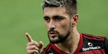 Arrascaeta rompe o silêncio e diz se está negociando saída do Flamengo; semana foi tumultuada na Gávea