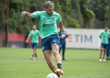 Clube árabe aproveita desgaste entre Arrascaeta e Flamengo e prepara caminhão de dinheiro para levar o uruguaio