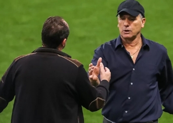 Denílson diz que Rogério Ceni está ameaçado em seu cargo no Flamengo com Renato Portaluppi livre no mercado