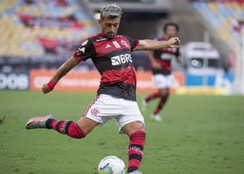 Arrascaeta dá entrevista para rádio do Uruguai e diz se vai continuar no Flamengo; Europa é sonho