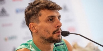 Flamengo divulga resultados dos exames de Rodrigo Caio; zagueiro sofreu ‘grande fibrose’ e ficará afastado dos gramados